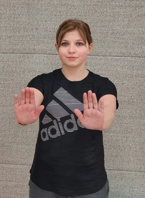 Schiedsrichterzeichen 3-Meter-Abstand nicht beachtet